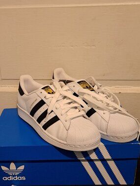 Adidas super star Size 8 Women